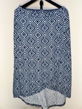 Faded Glory Navy and White Diamond Knit Skirt
